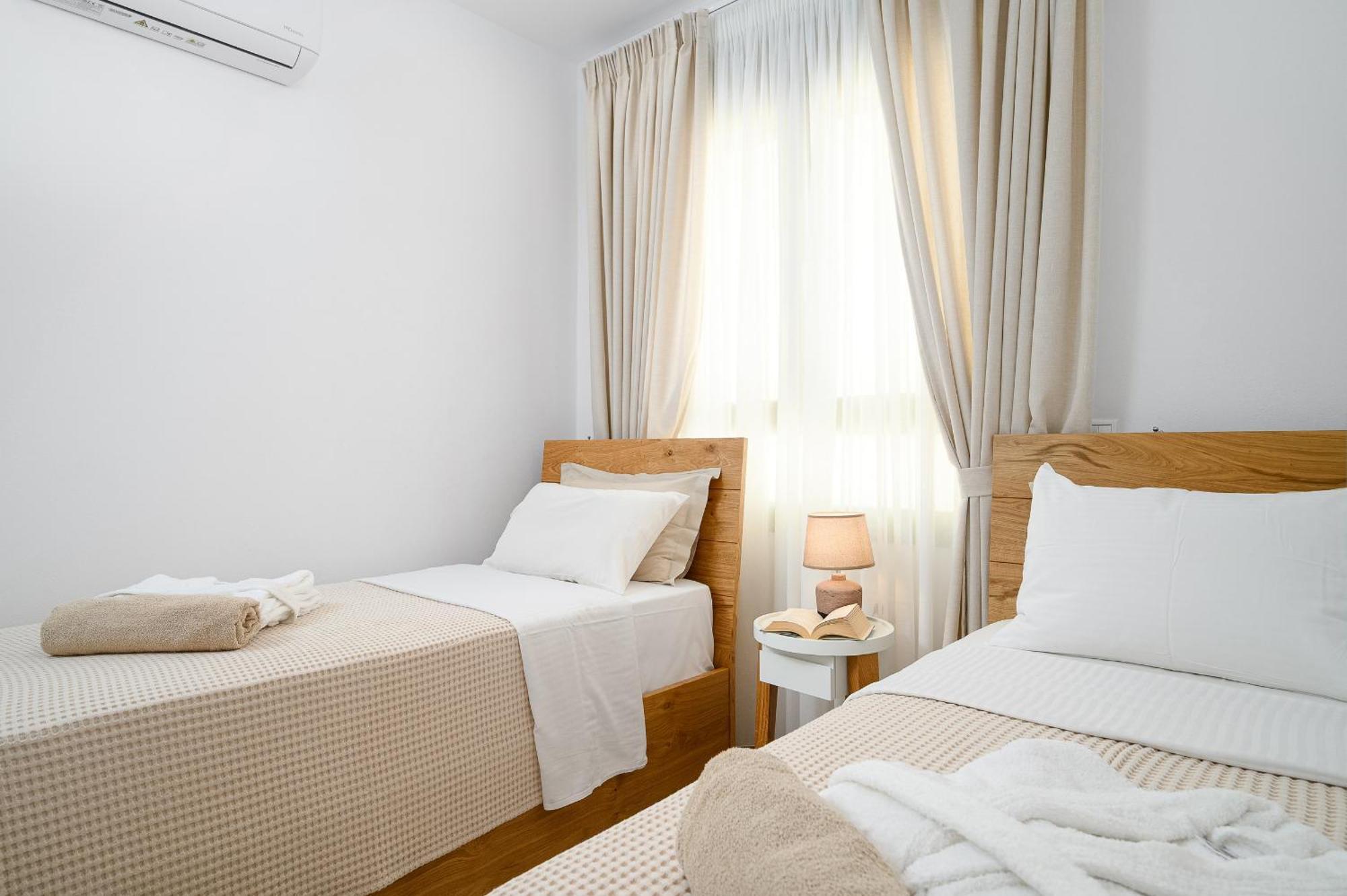 Ammokrinos Luxury Homes,150M From The Beach Kalamaki  Ngoại thất bức ảnh